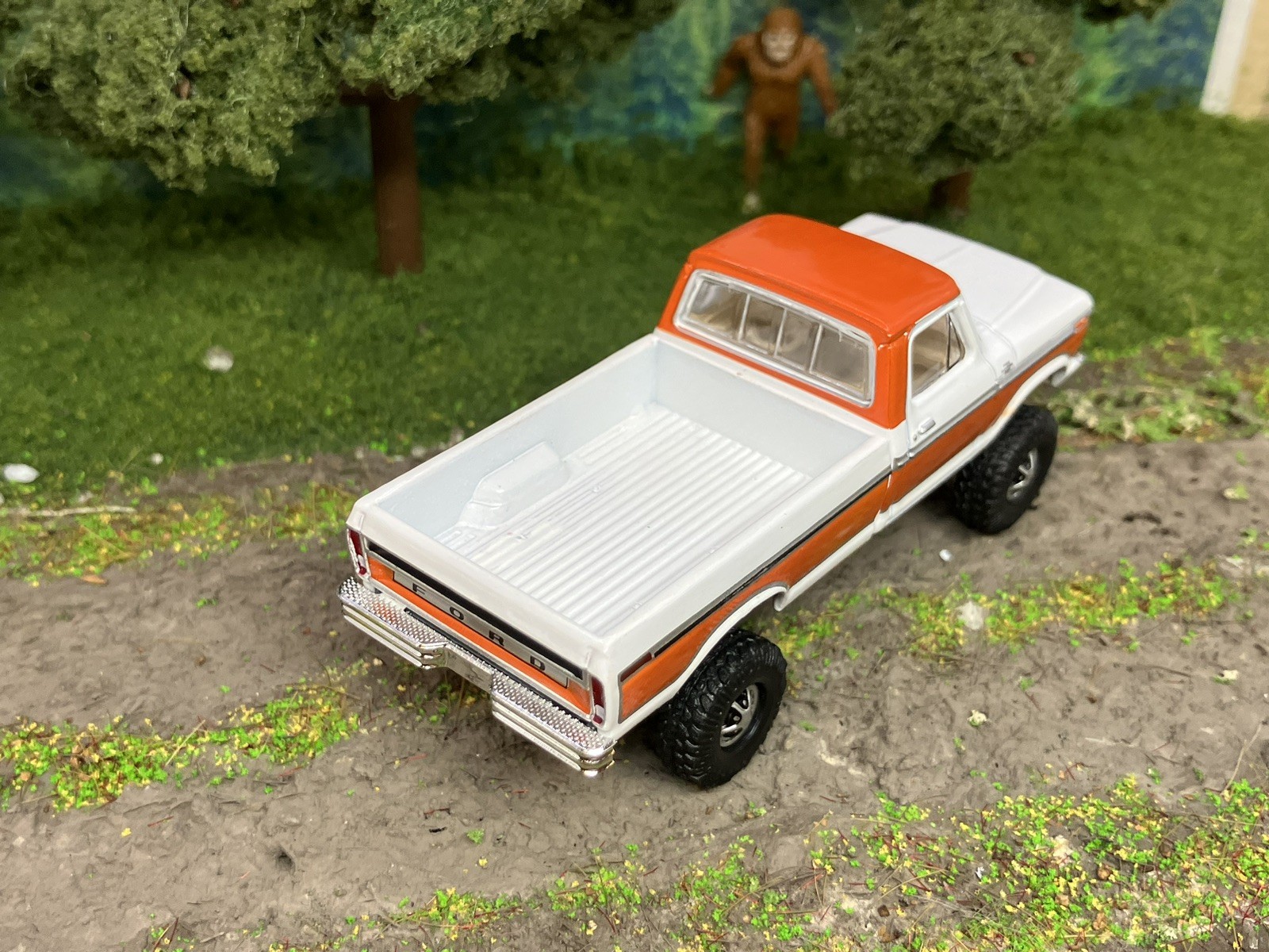1977 Ford F-150 Ranger Explorer Lifted 4×4 Truck 1/64 Diecast Custom Greenlight