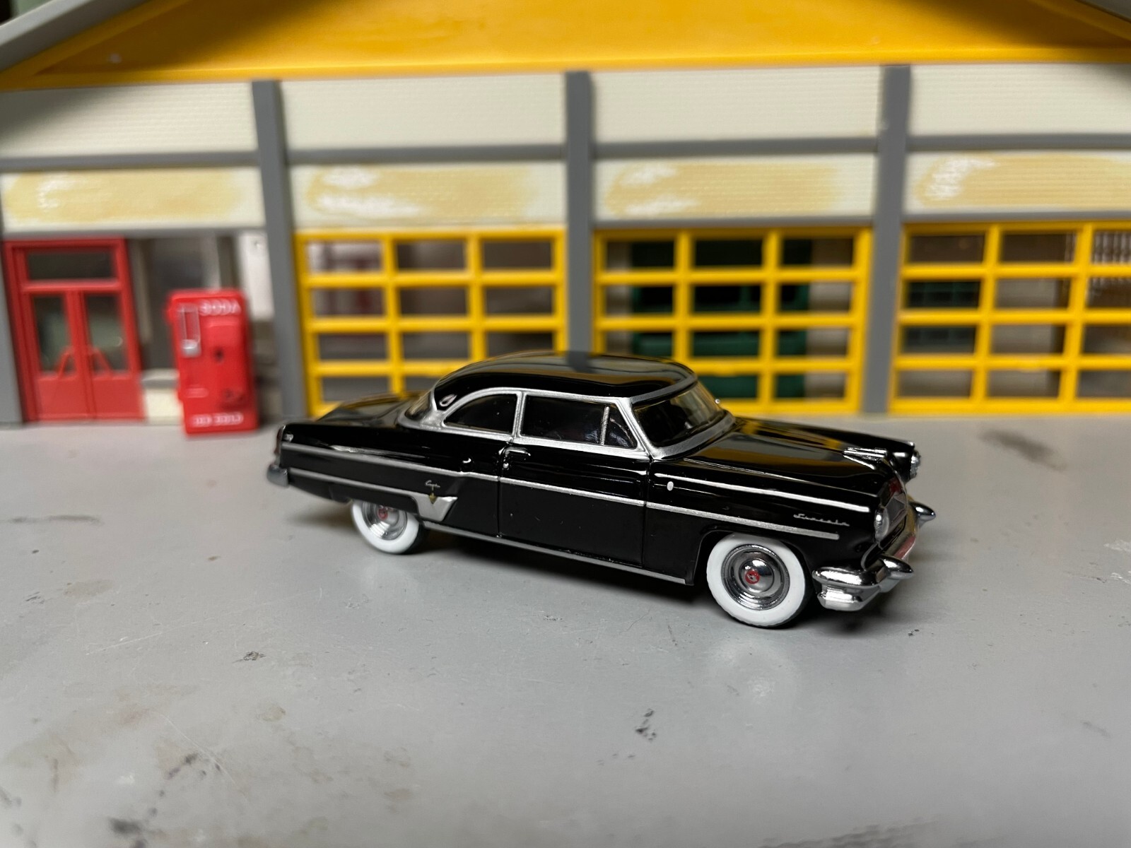 1/64 1954 LINCOLN CAPRI/BLACK/BLACK INT/RUBBER WW /STK HUBCAPS/ “LOTS OF DETAIL”