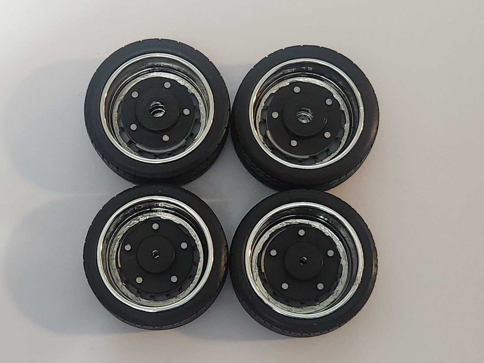 1/18 ACME Street Fighter 18″ Wheel & Tire Set-A1805222W