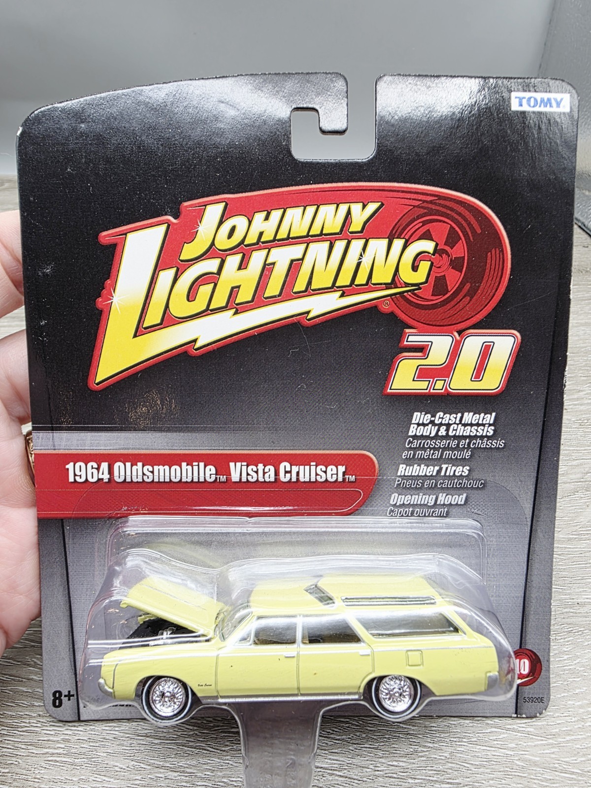Johnny Lightning 2.0 1964 Oldsmobile Vista Cruiser w/ Rubber Tires
