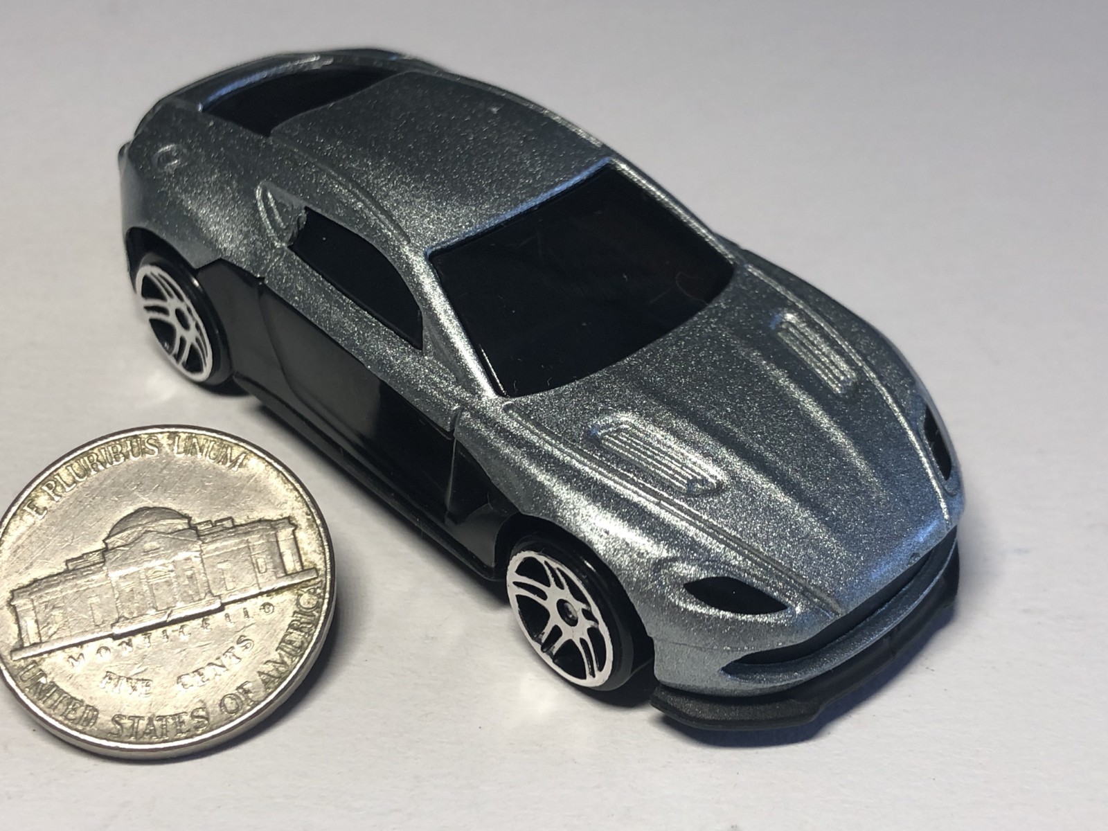 2.5 INCH 2006 Aston Martin DB9 Unibranded 1/64 Range Diecast MINT Loose