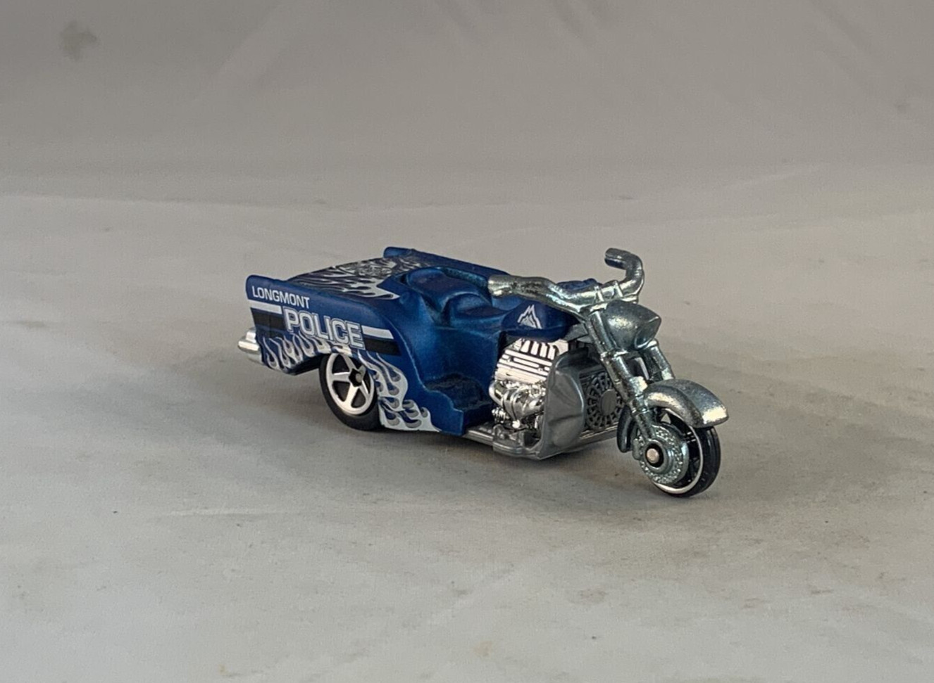 Hot Wheels Boss Hoss Motorcycle 2011 Main Street Blue 5SPs MC5s