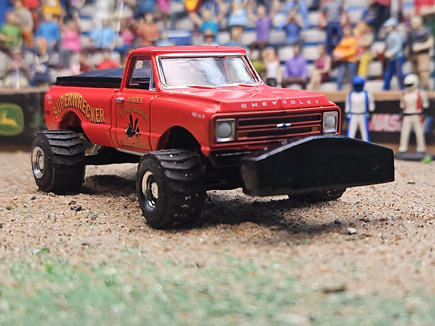 CUSTOM BUILT 1:64 C10 GreenLight 1968 HOT ROD PULLING TRUCK puller CHEVEROLETdcp
