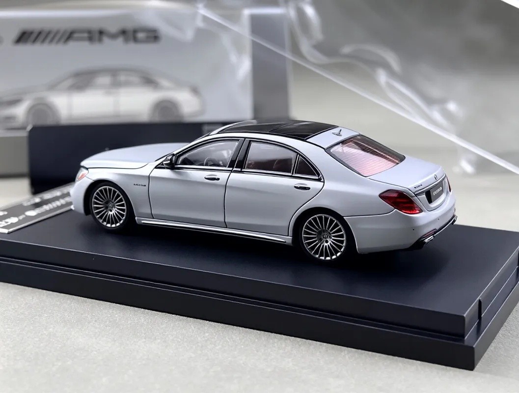 RM 1:64 Silver S63 W222 V12 Luxury Sedan Sports Model Diecast Metal Car