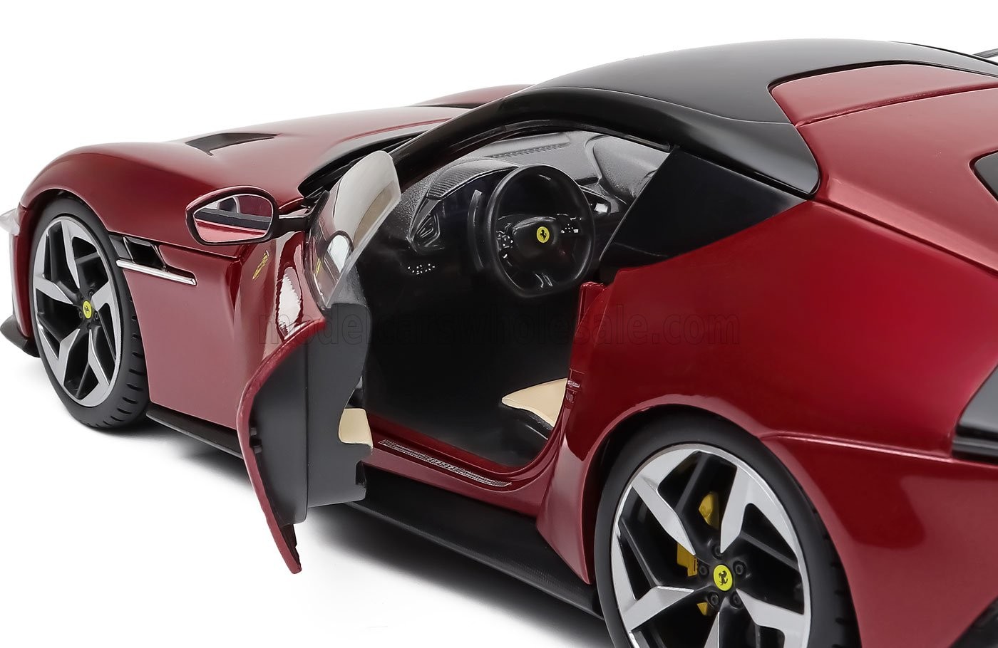 Polistil 1:18 Ferrari 12Cilindri 2024 Imola Red Metallic with Showcase (18FE0…