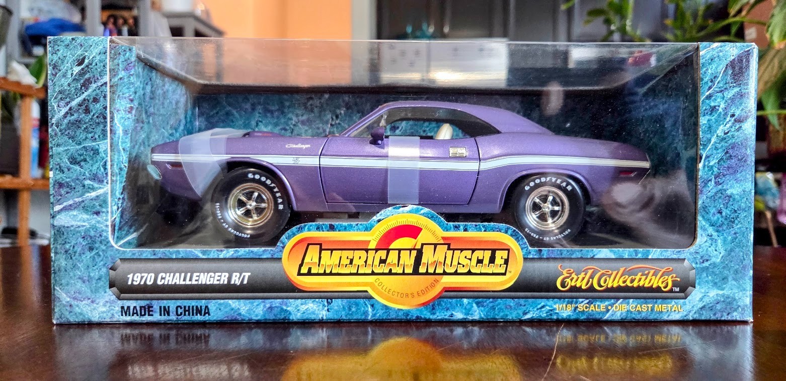Vintage 1/18 Ertl 1970 Dodge Challenger R/T 426 HEMI Plum Crazy American Muscle