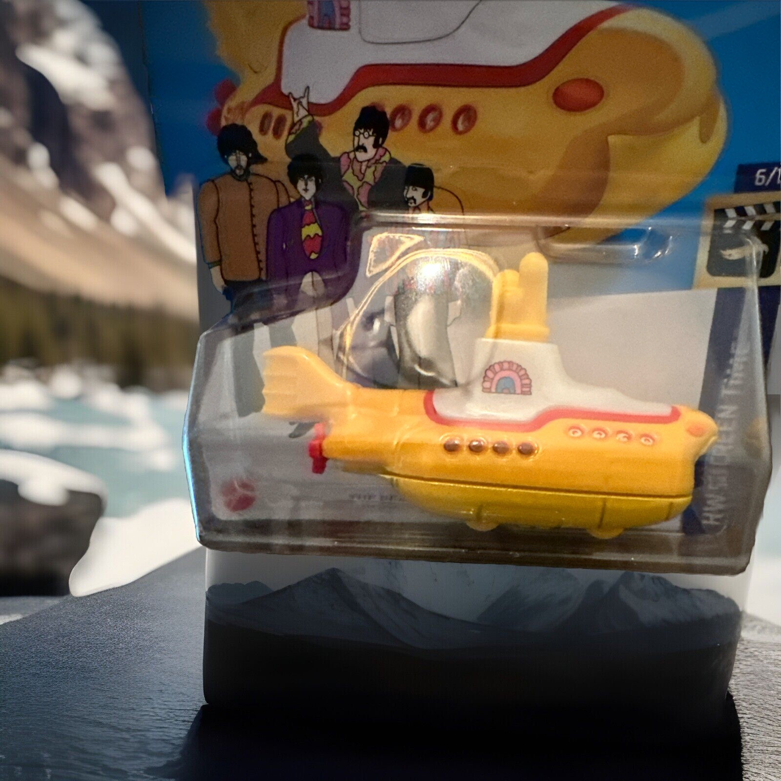 Hot Wheels THE BEATLES YELLOW SUBMARINE Screen Time 5/10