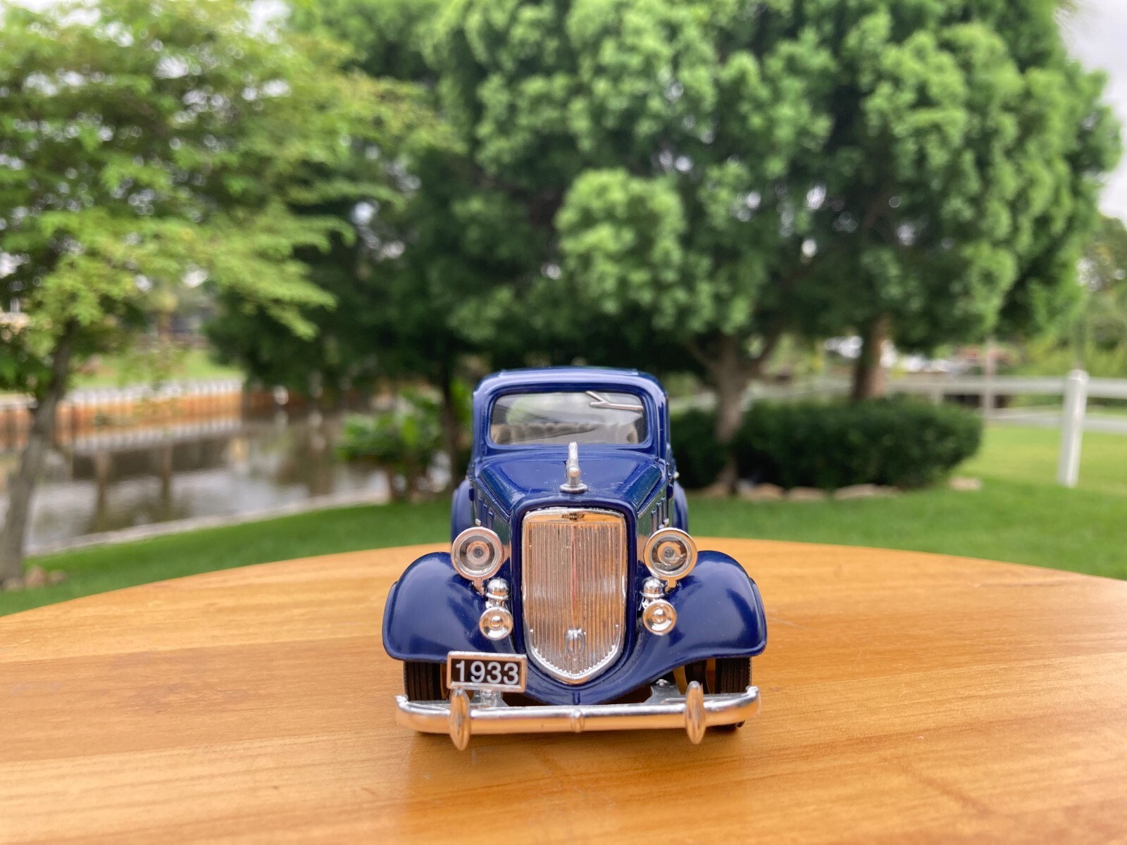 1933 Chevrolet Eagle Two Passenger Five Window Coupe 1:32 Diecast Blue