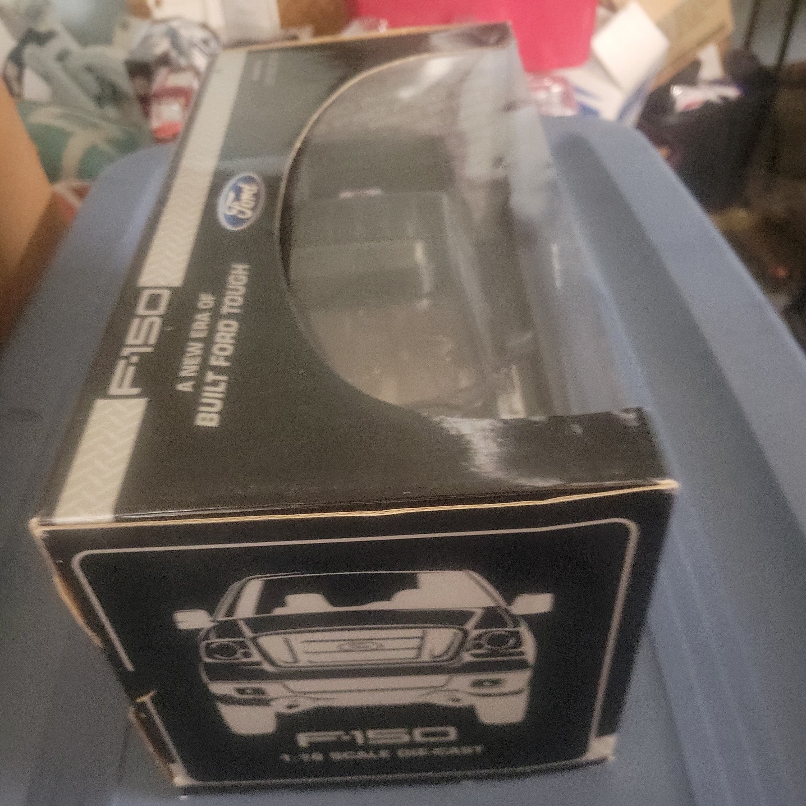 Beanstalk Ford F-150 2004 Black Pickup 1:18 Scale Diecast Collectible Vehicle