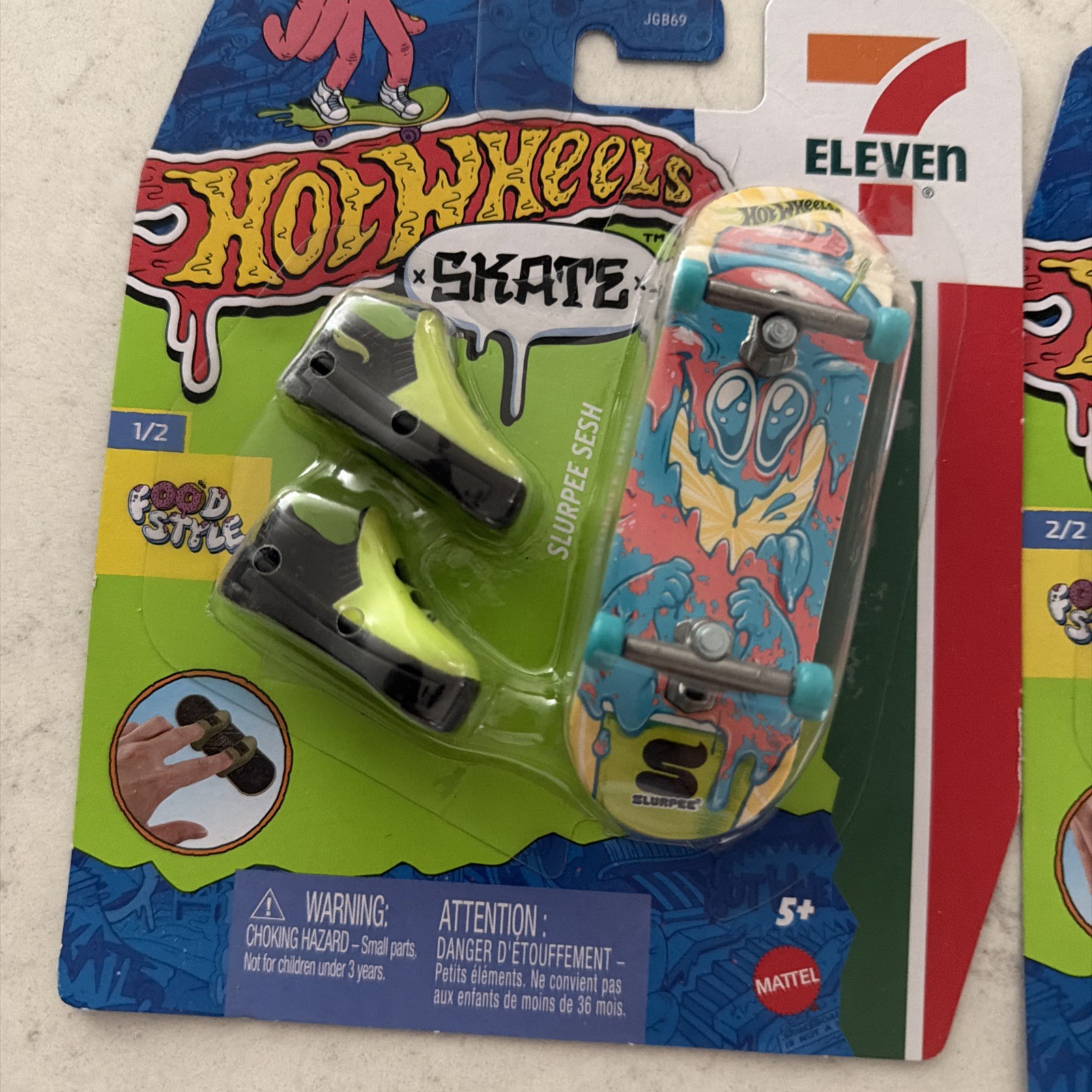 Hot Wheels Skate Fingerboard Food Style 711 Gas Station EXCLUSIVE Lot Of 2 Set
