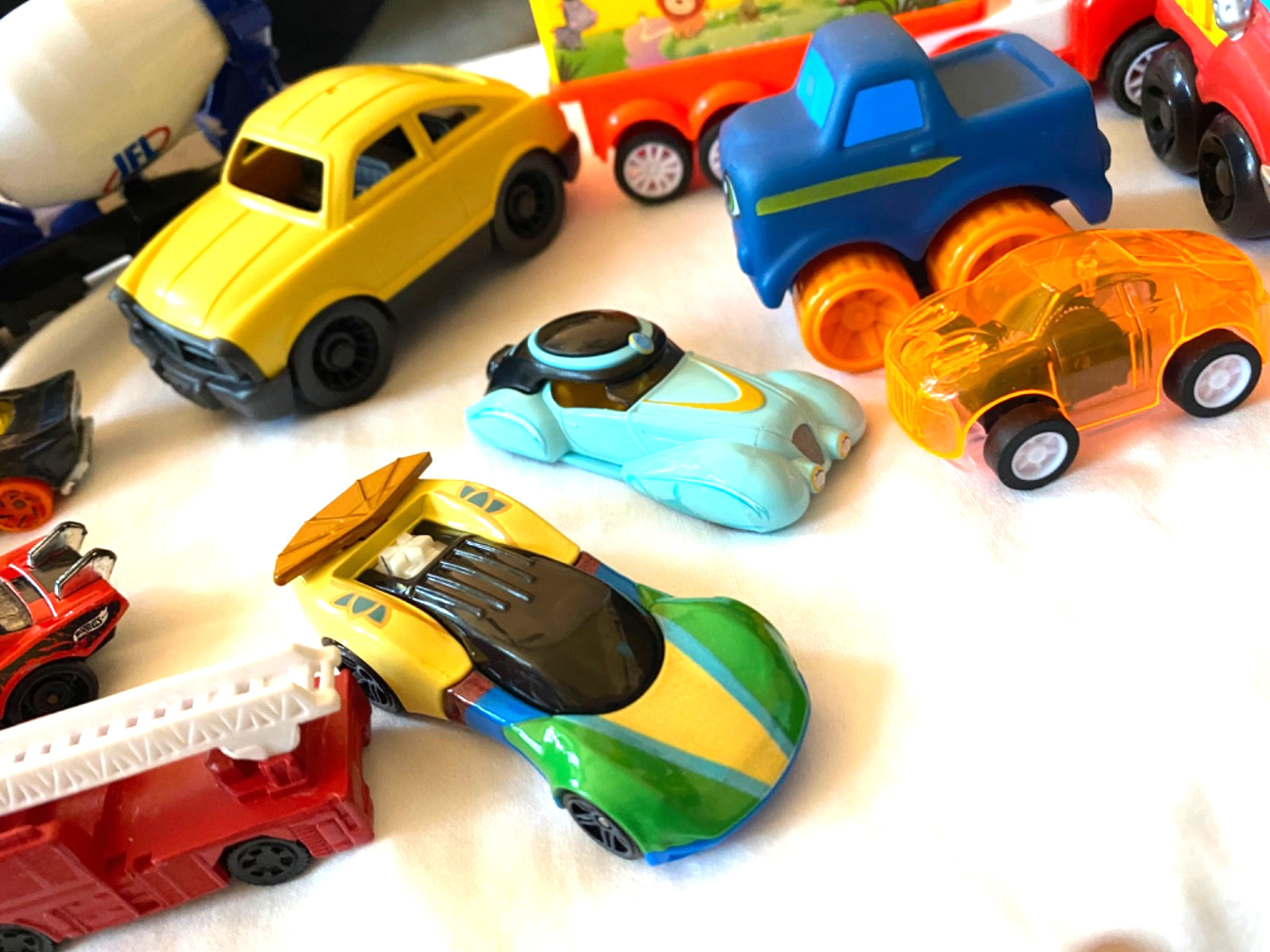 Various Cars Trucks Lot of 12 Vehicle Toys 017-005