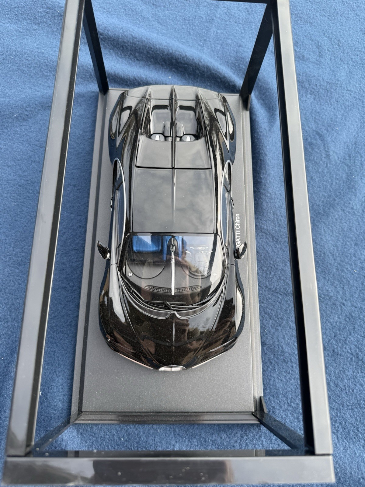 Kyosho OUSIA Bugatti Chiron 1/18 CO9548BK
