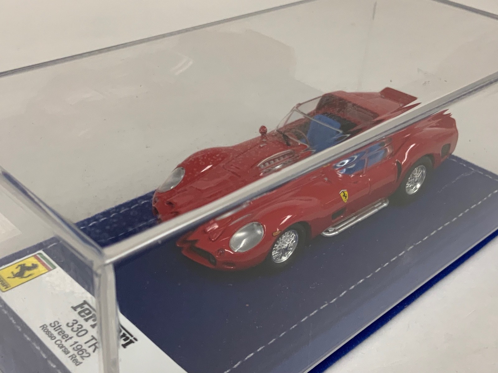 1/43 IXO Ferrari 330 TR from 1962 in Rosso Corsa red Suede base AB1163
