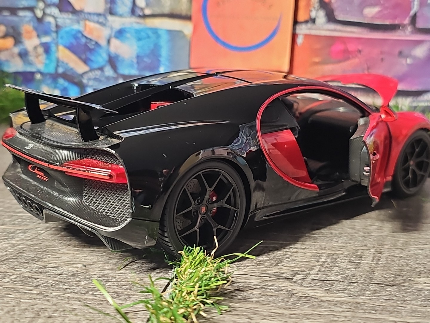 Bburago Black And Red Bugatti Chiron 1:18 Diecast Car NO BOX