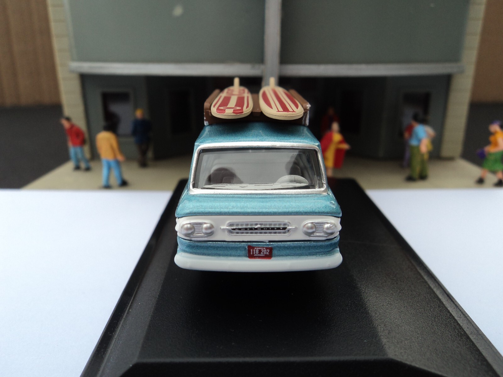 Oxford 1961 Chevrolet Corvair Passenger Wagon Turquoise 1/87 HO diecast