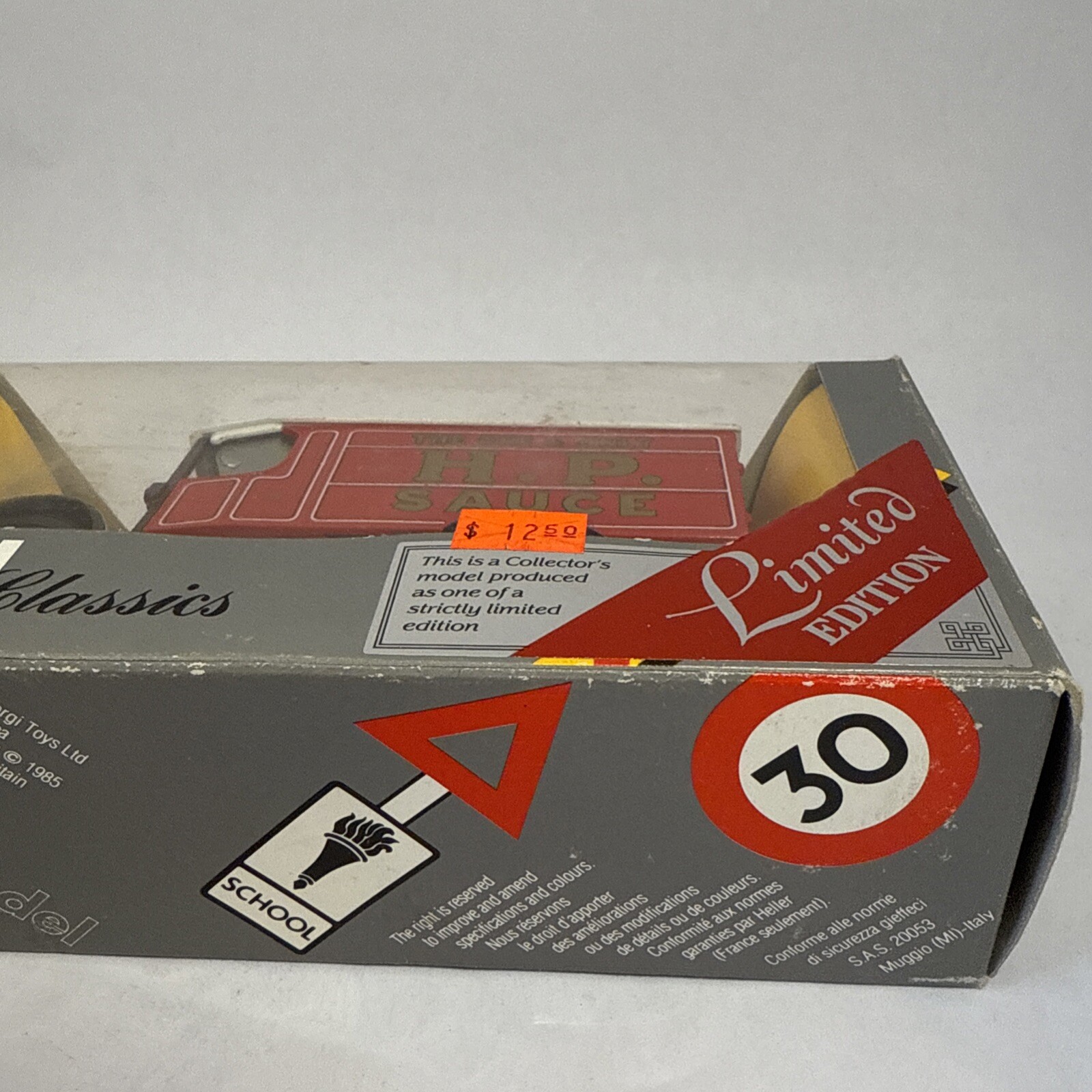 CORGI CLASSIC HP Steak Sauce Delivery Truck #907 Limited Edition 1985