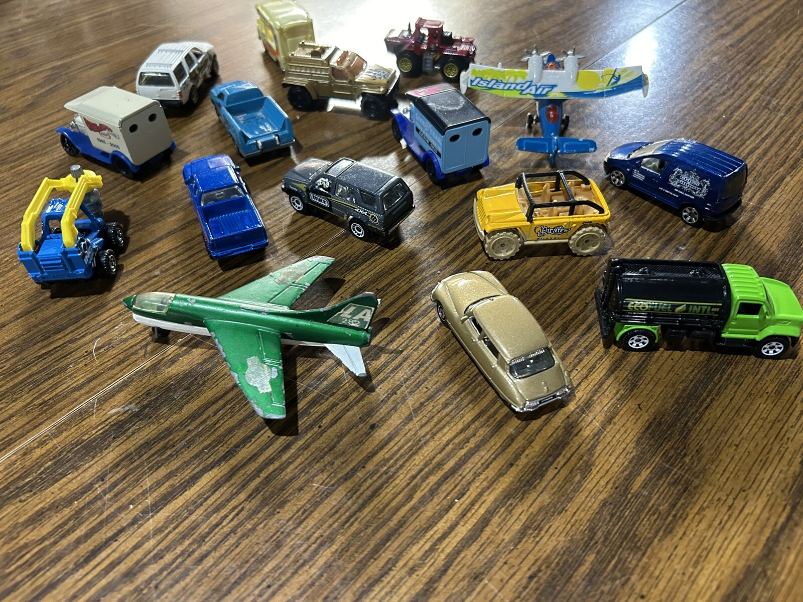Matchbox ONLY Loose Random Lot Of 16 Cars Trucks Planes Tractor Various Years