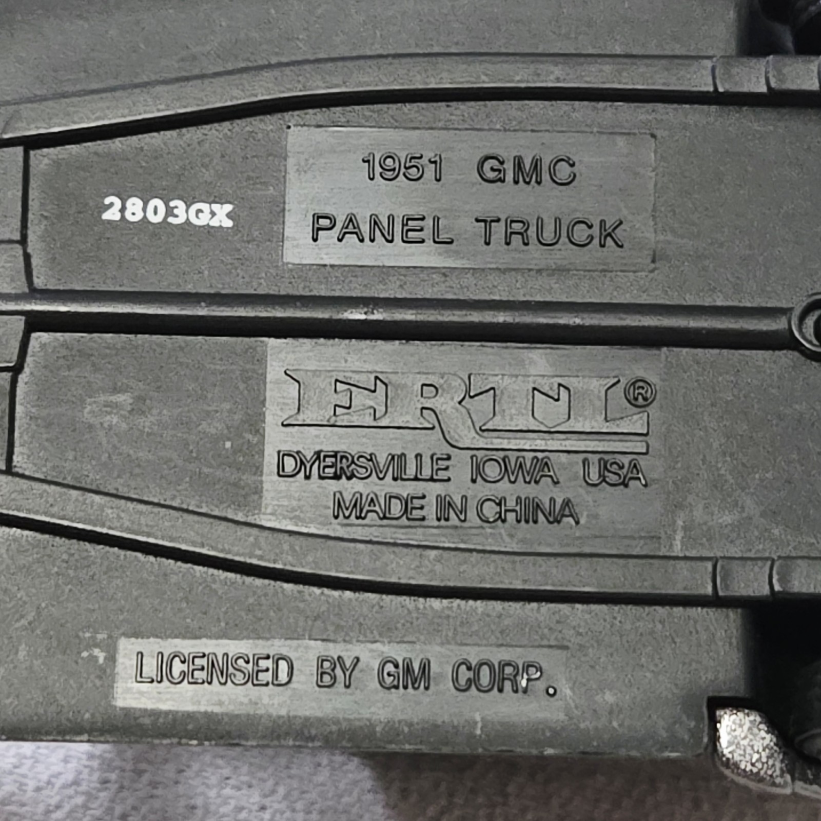 ERTL 1951 GMC Panel Truck “Silver Bird Transit” 1:43