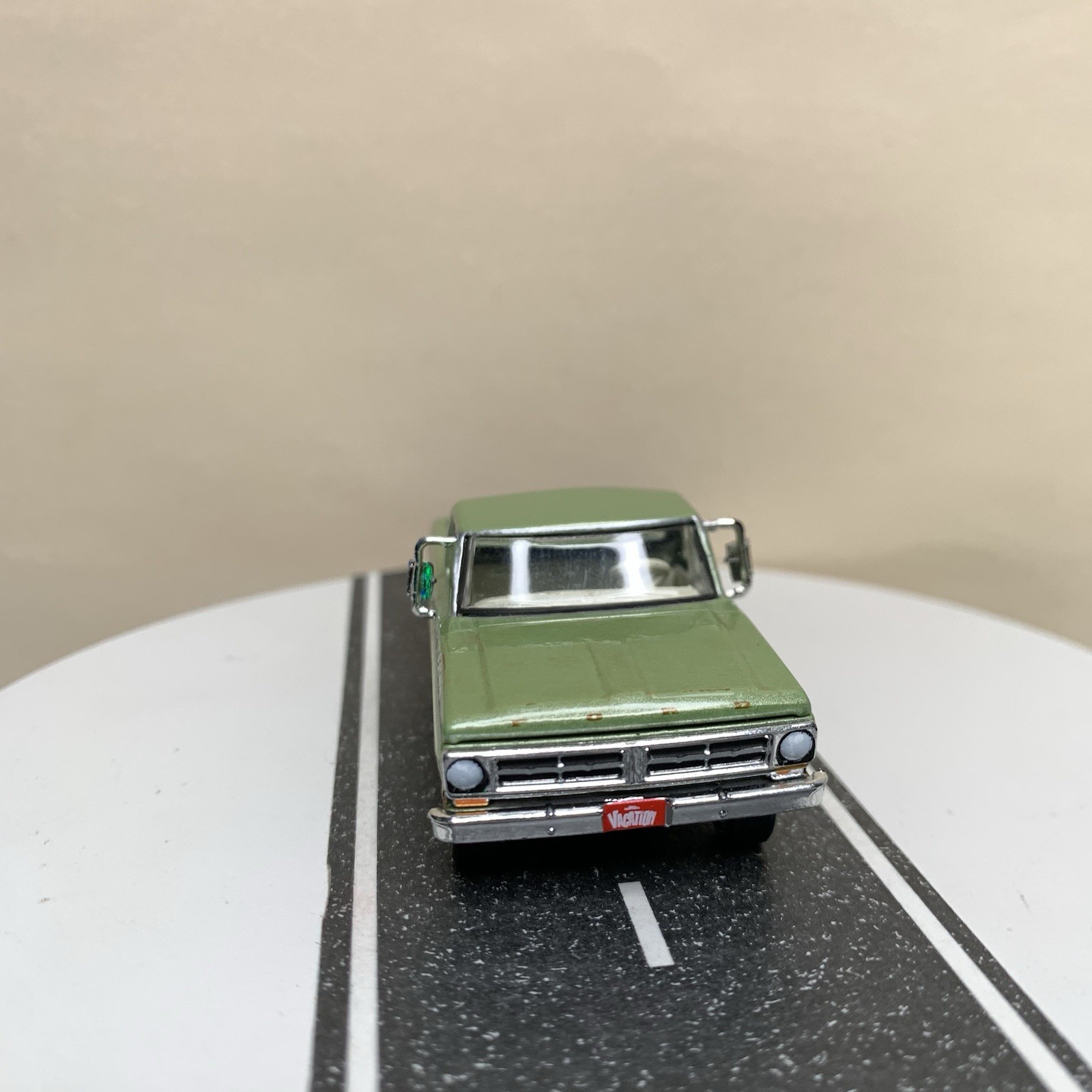 Greenlight 1972 Ford F-100 Pickup Truck Green w/Wood Panel Detail 1:64 NM