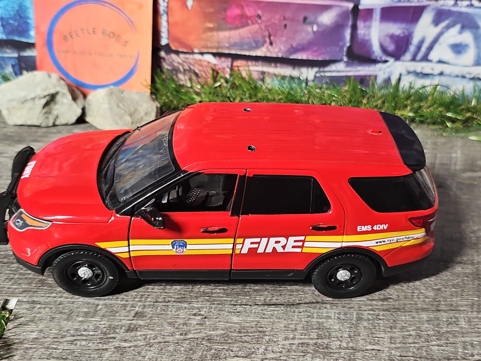 MotorMax 2015 Ford Explorer Interceptor FDNY Red 1:24 Diecast Car NO BOX READ