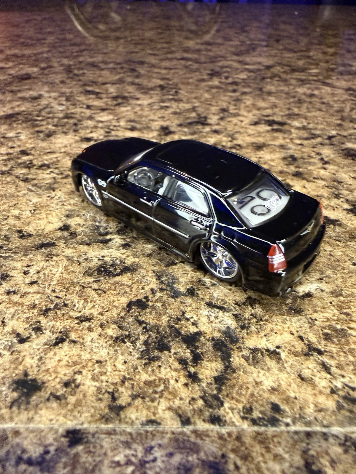 Maisto Playerz Luxury Collection 2005 Chrysler 300 300C Hemi black 1:64