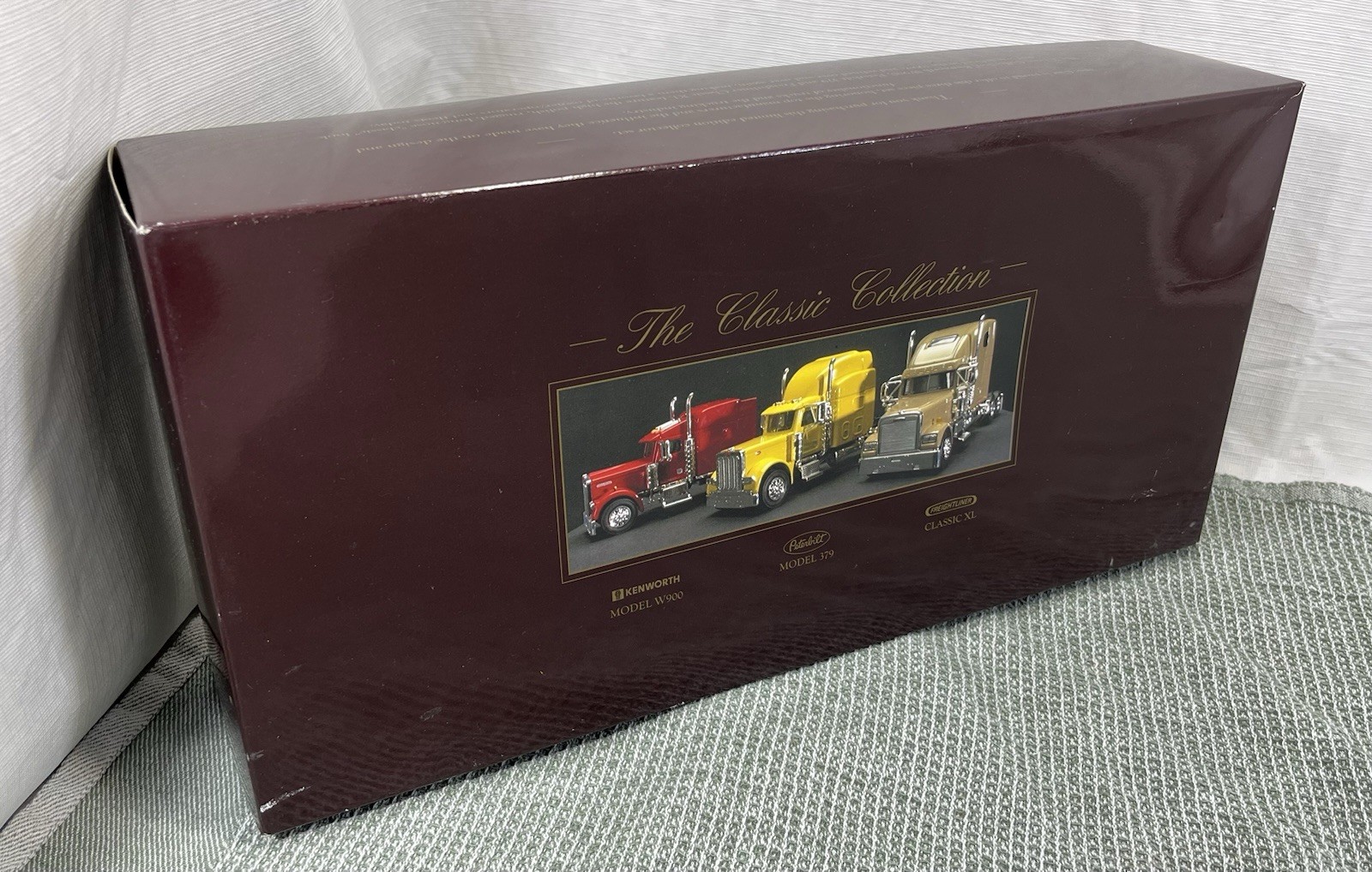 Spec Cast Collectibles The Cassic Collection 32013 1:64 1/64 Scale Kenworth W900
