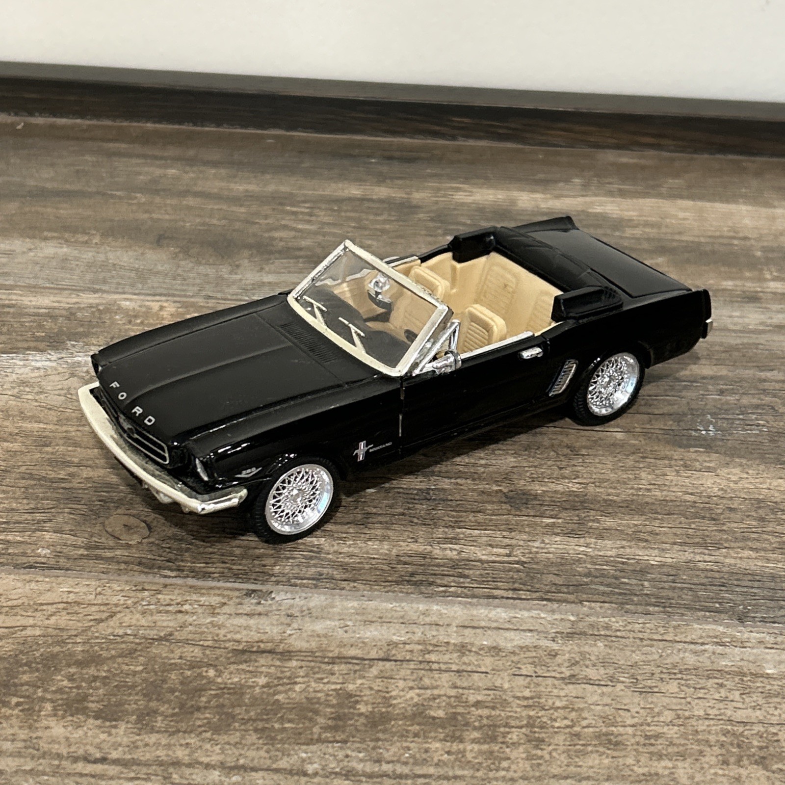 Vintage 1964 or 65 Diecast Ford Mustang Convertible Car 1:24 Scale Black Tan Int