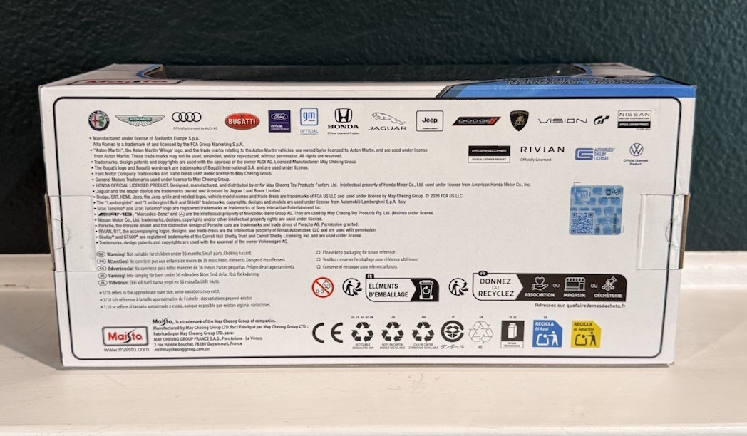 Maisto 1974 Chevrolet C10 Cheyenne Super 1:18 Blue White Special Edition Pickup