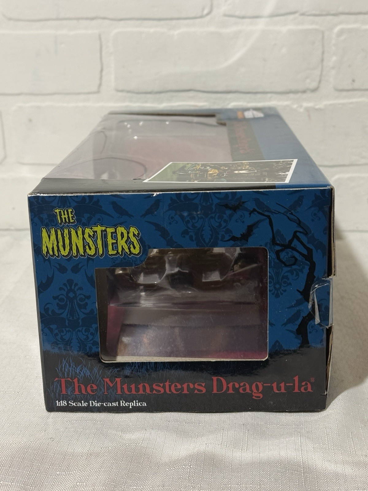 1/18 Auto World Dragula Munsters 1 of 300 SIGNED Butch Patrick Silver Screen