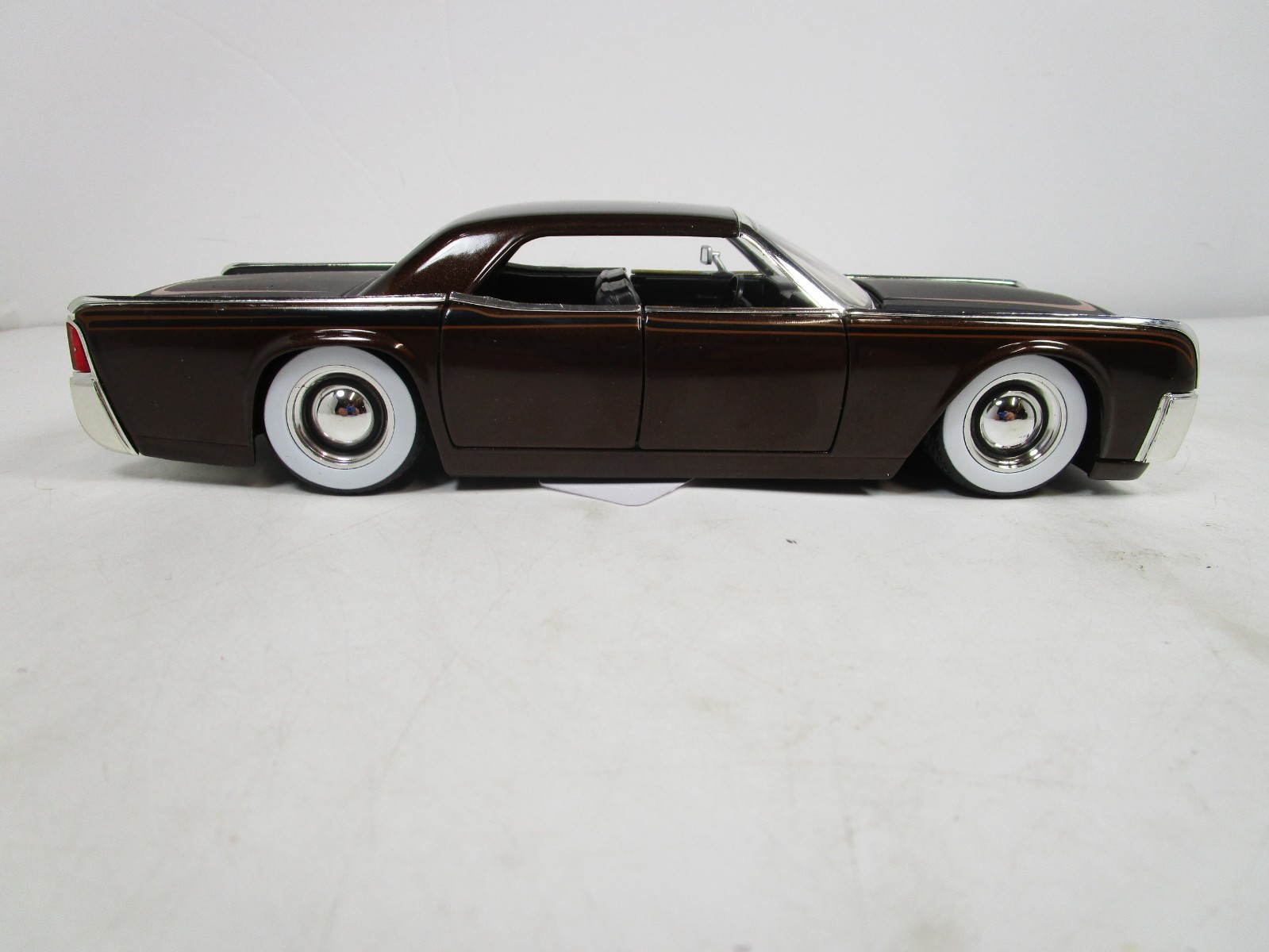 JADA 1/24 LOPRO METALLIC BROWN 1963 LINCOLN CONTINENTAL NICE *READ*