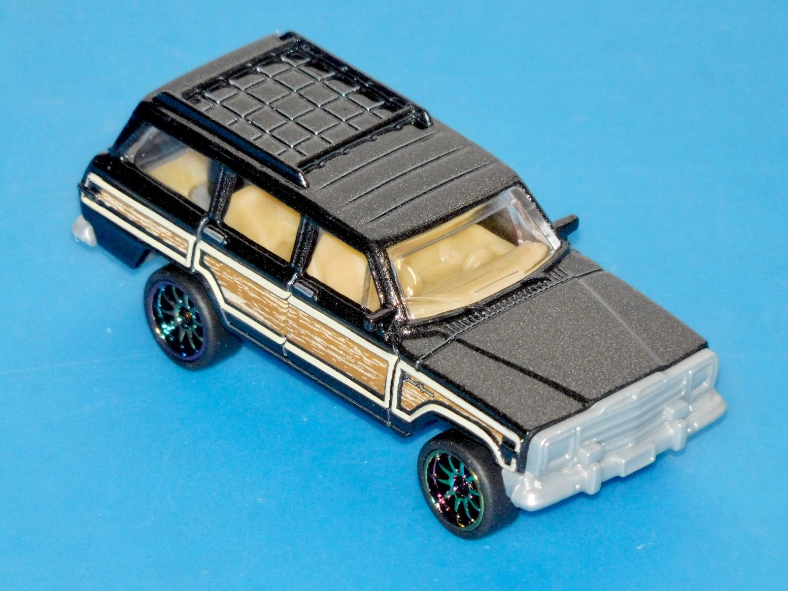 Custom Wheel Swap Matchbox 1964 Jeep Wagoneer Pair w/Clear PVC Display Cases