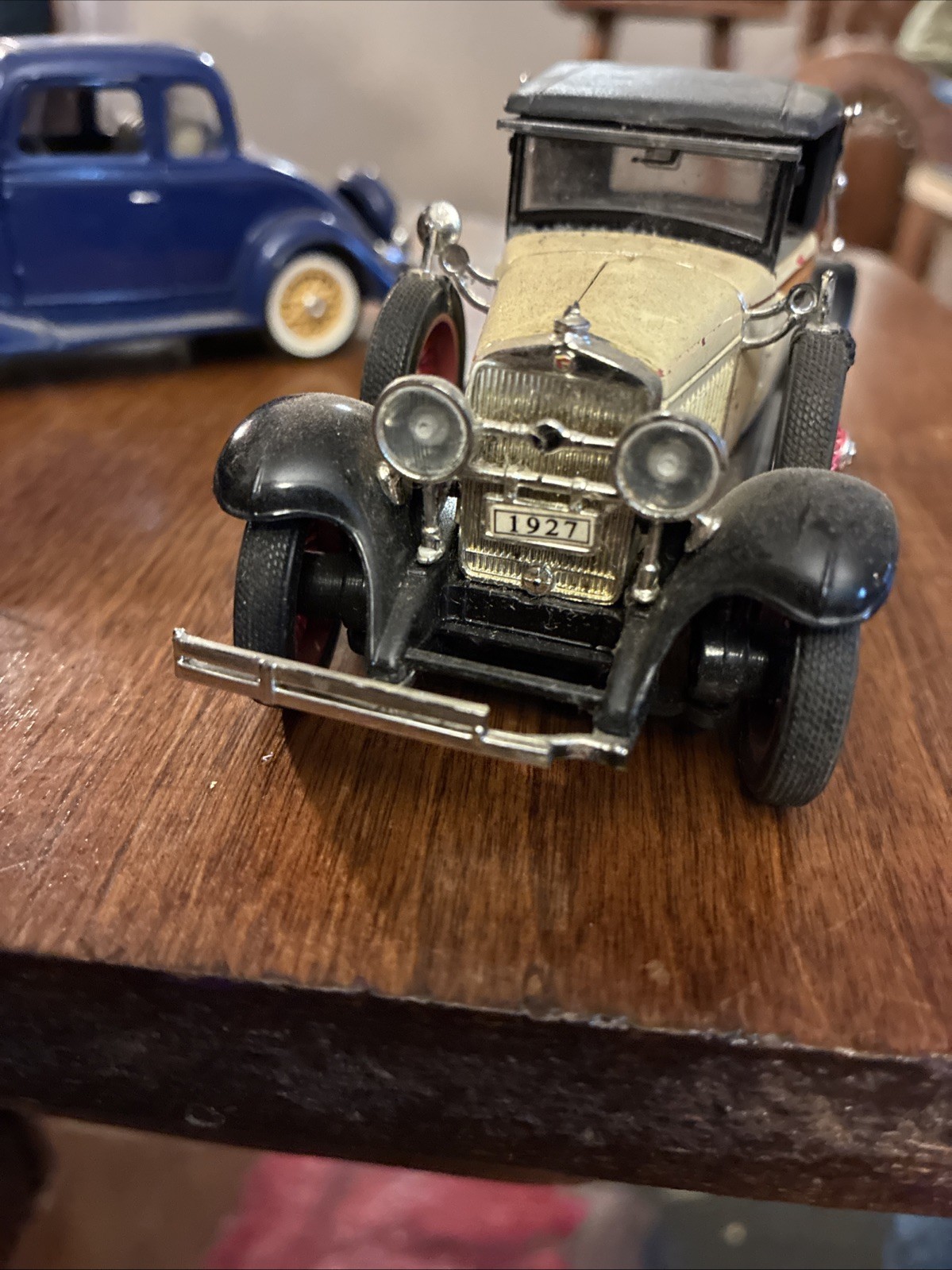 Diecast 1933 Chevrolet Eagle, 1927 314 Roadster 1:32
