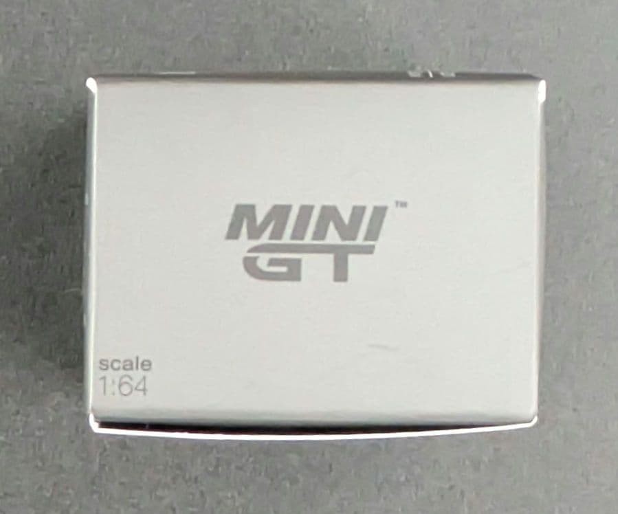 MINI GT Lincoln Capri Black 448 Collectables 17+