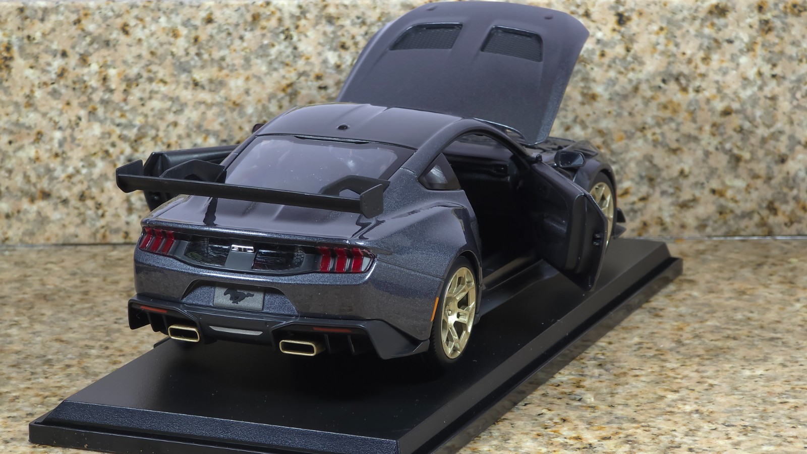 2025 Ford Mustang GTD 1:18 Maisto Exclusive Style Special Edition