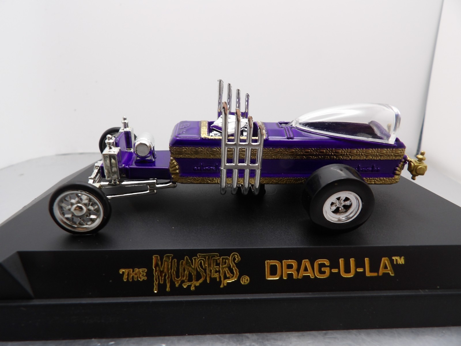 THE MUNSTERS DRAG-U-LA 1996 JOHNNY LIGHTNING MAGMAS 1:43 DIE-CAST