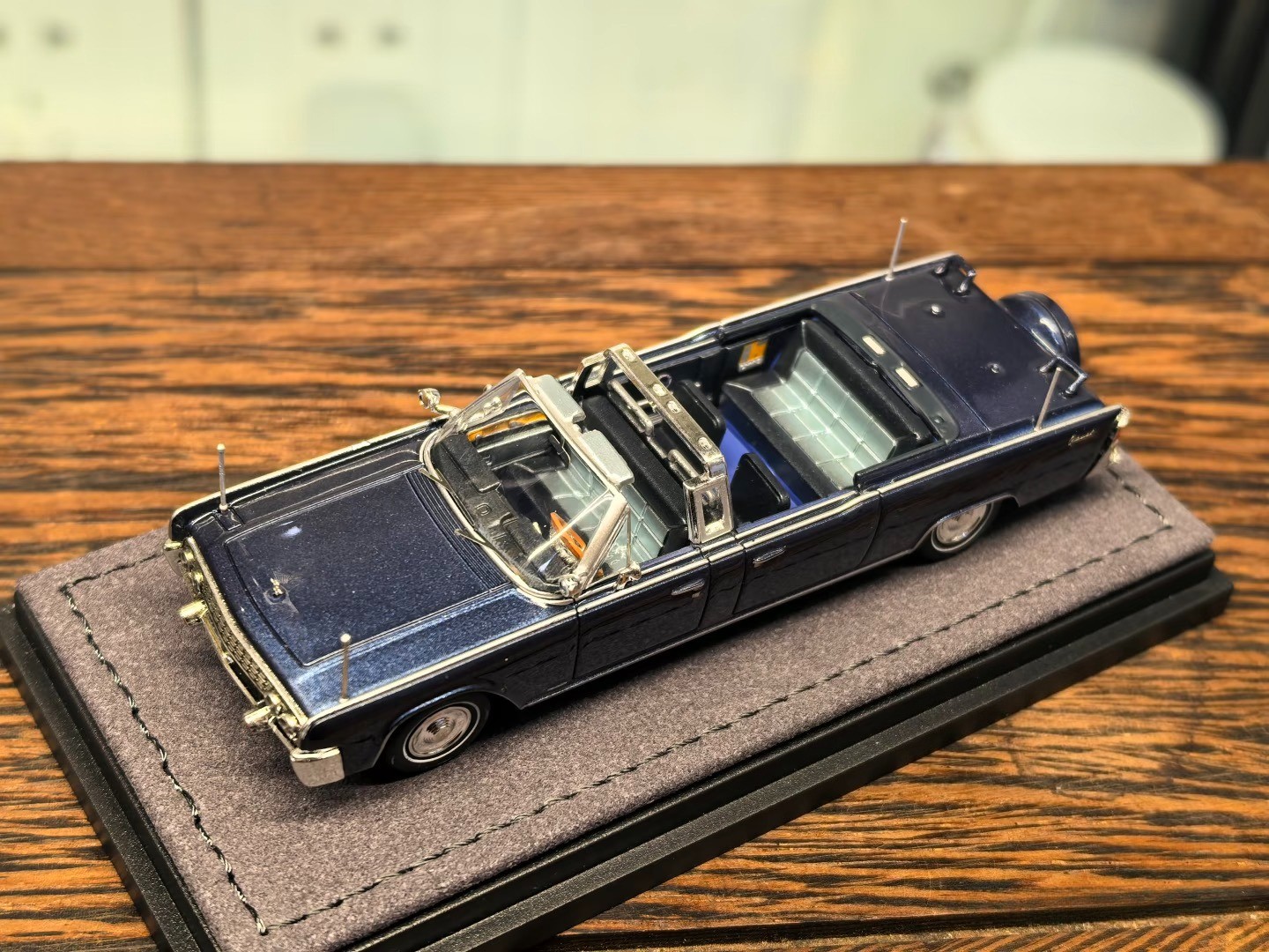 GOC 1/64 Lincoln Continental X100 HEC Beijing Exclusive Kennedy Car Chase Chance