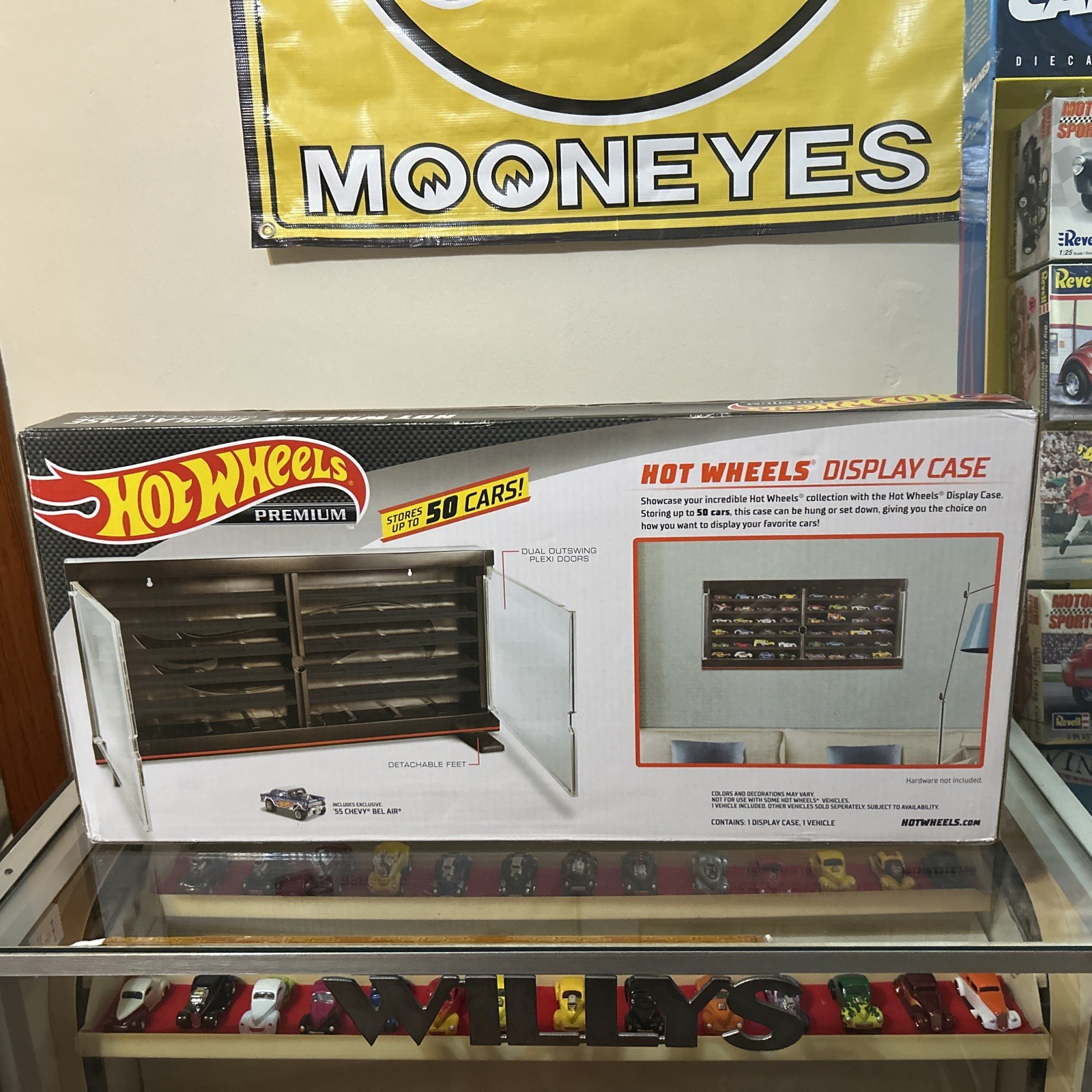 Hot Wheels Premium Display Case With Exclusive ‘55 Chevy Bel Air New Sealed