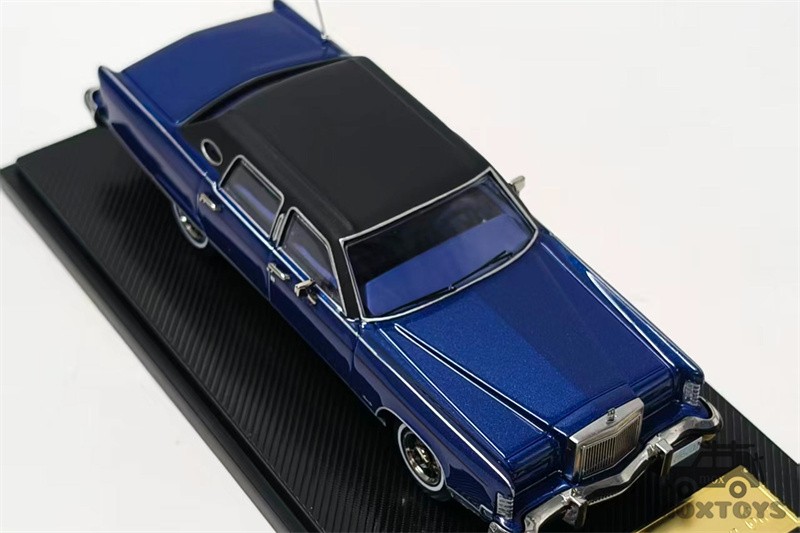 Turning Crush x SunStar 1:64 1979 Lincoln Continental Town Car Diecast Model Car