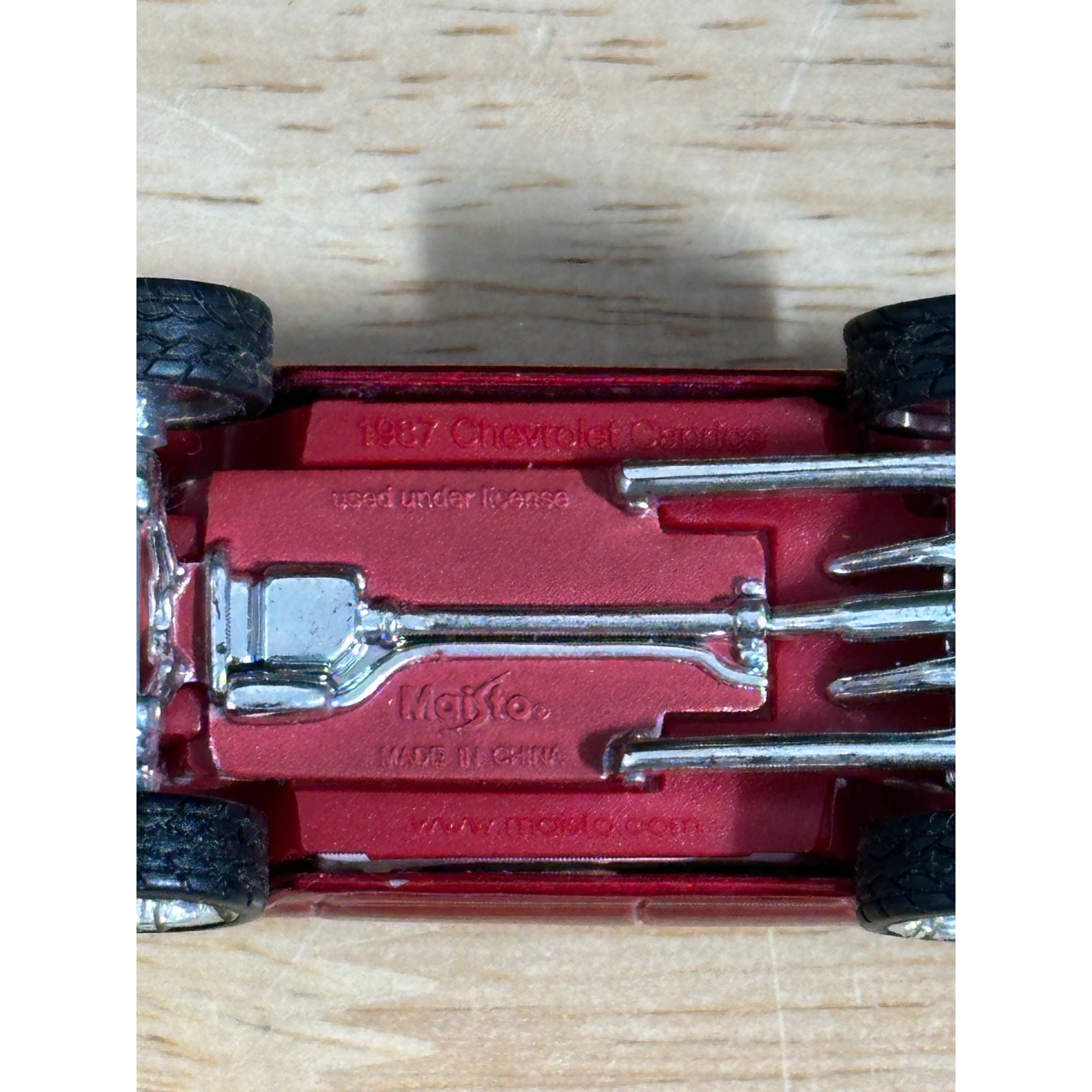 Maisto King of the Street ‘87 Chevrolet Caprice Supreme Red Metallic