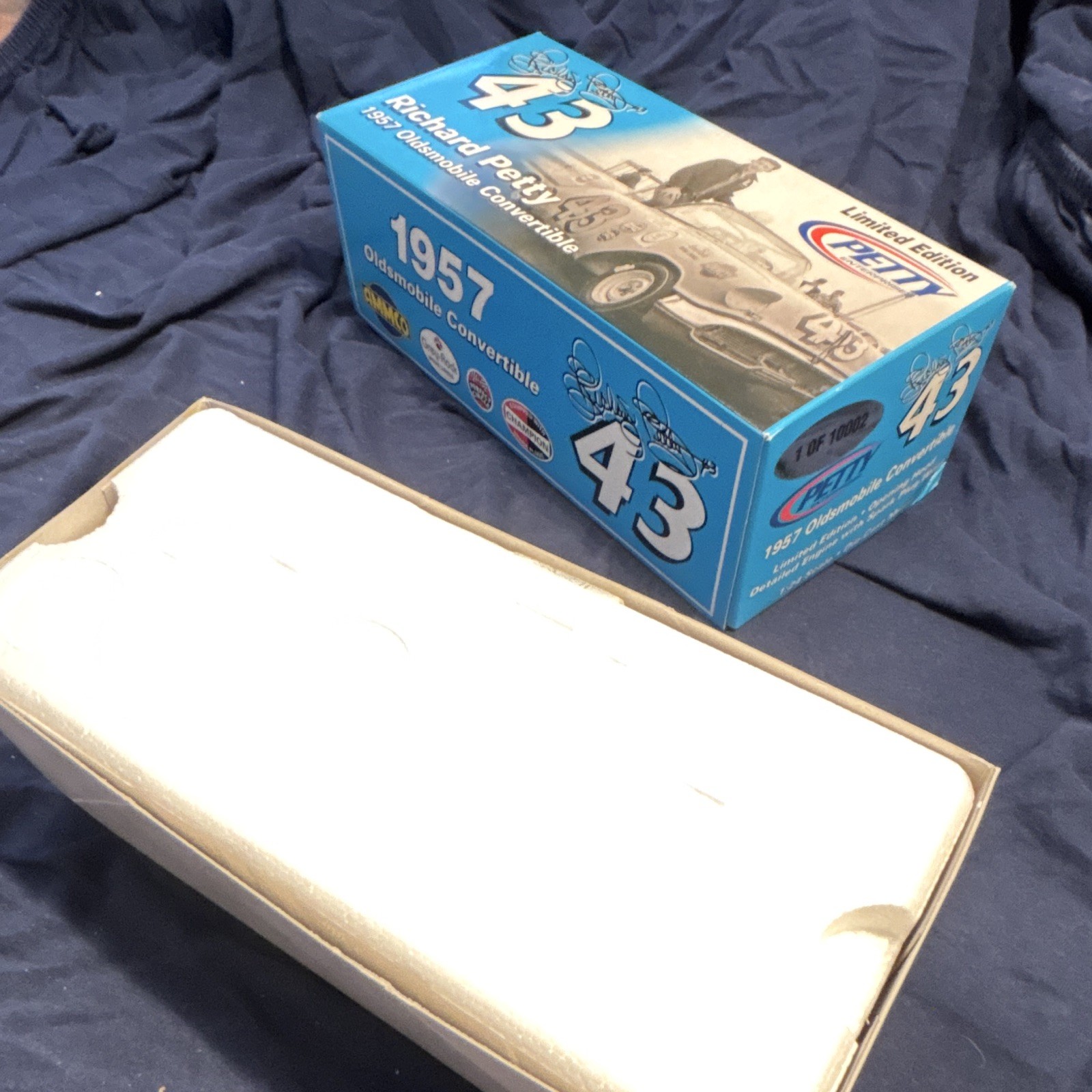 Richard Petty #43 1957 1:24 Oldsmobile Convertible Diecast RARE BEAUTY