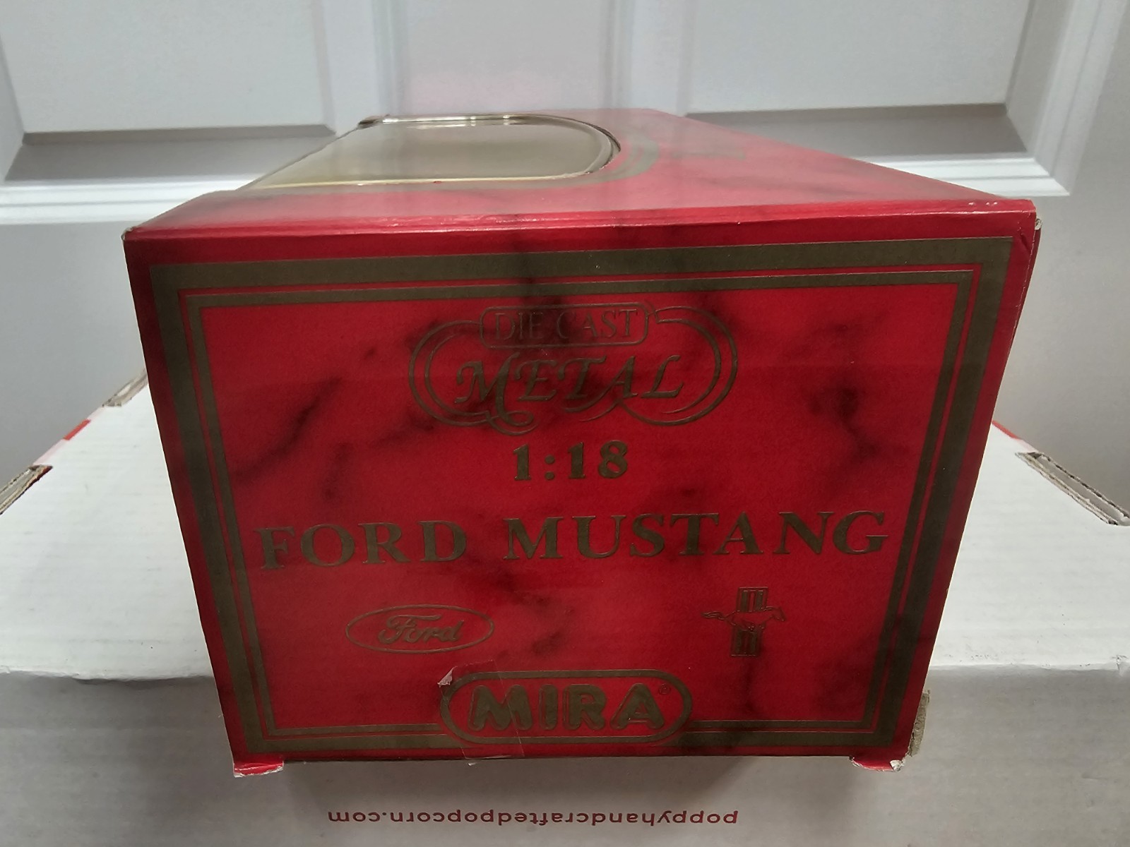 Mira Calidad Golden Line 1965 Ford Red Fastback Mustang Diecast 1:18 Scale Car
