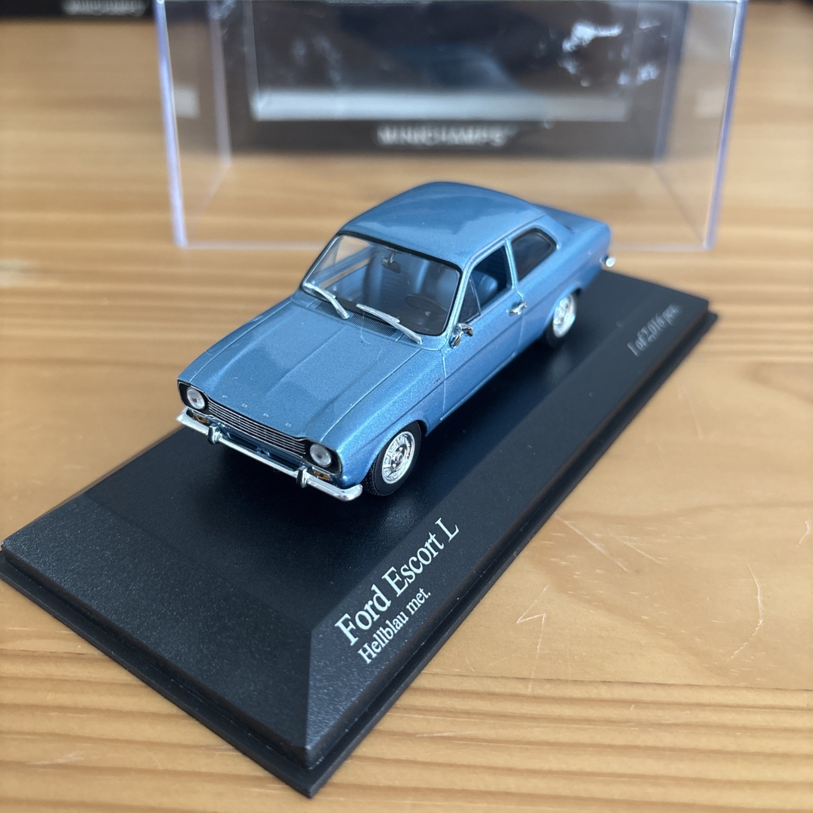 1:43 Minichamps Ford Escort 1300 L 1971 Hellblau Light Blue Metallic 081001