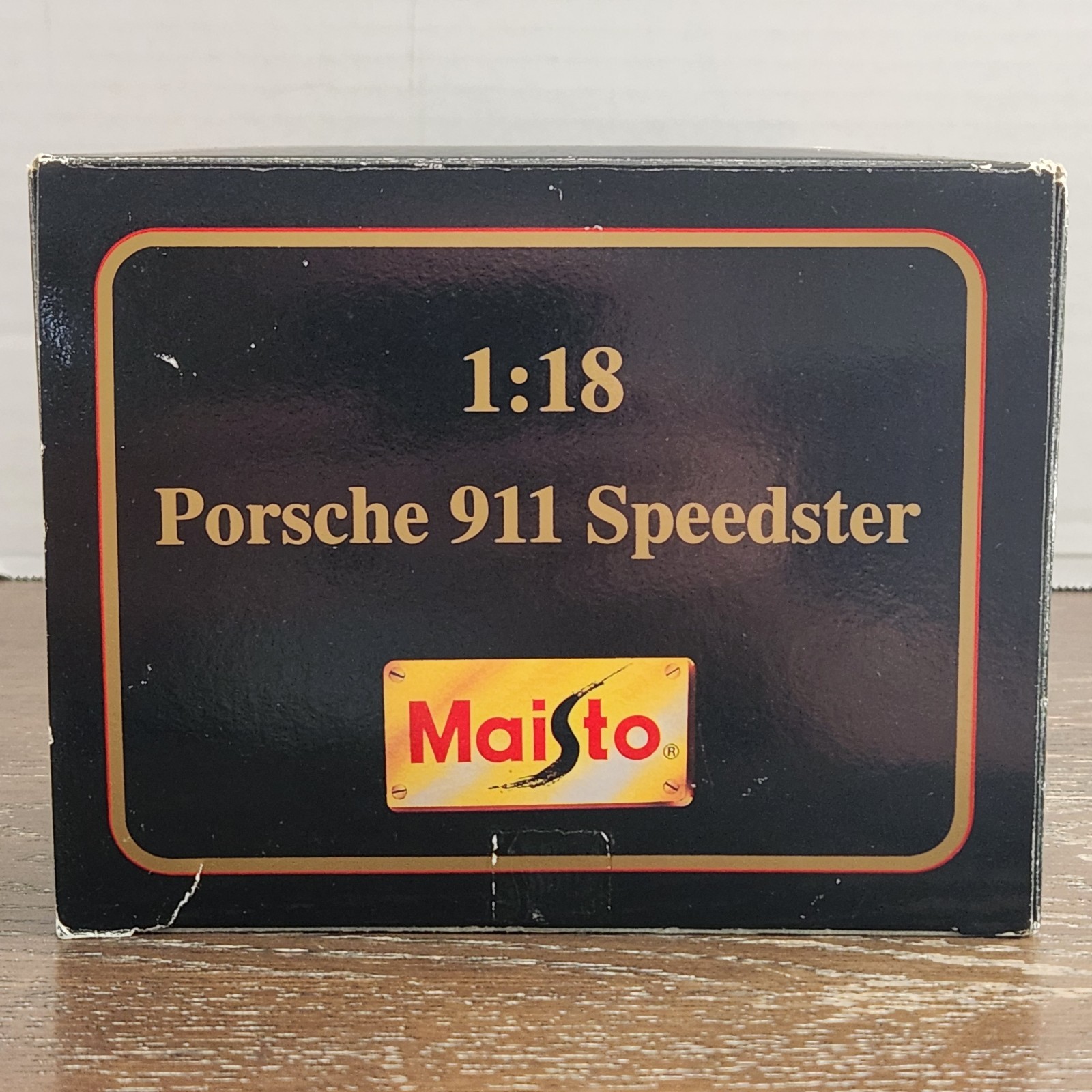 Maisto 1989 Purple Porsche 911 Speedster 1:18 Die Cast With Stand New Open Box