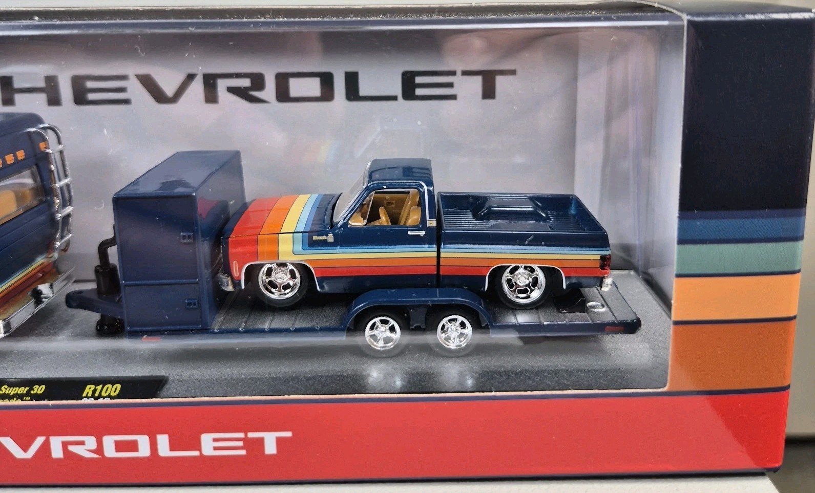 M2 MACHINES 1975 CHEVY CHEYENNE SUPER 30 CAMPER 1978 CHEVY C10 SILVERADO 1/64