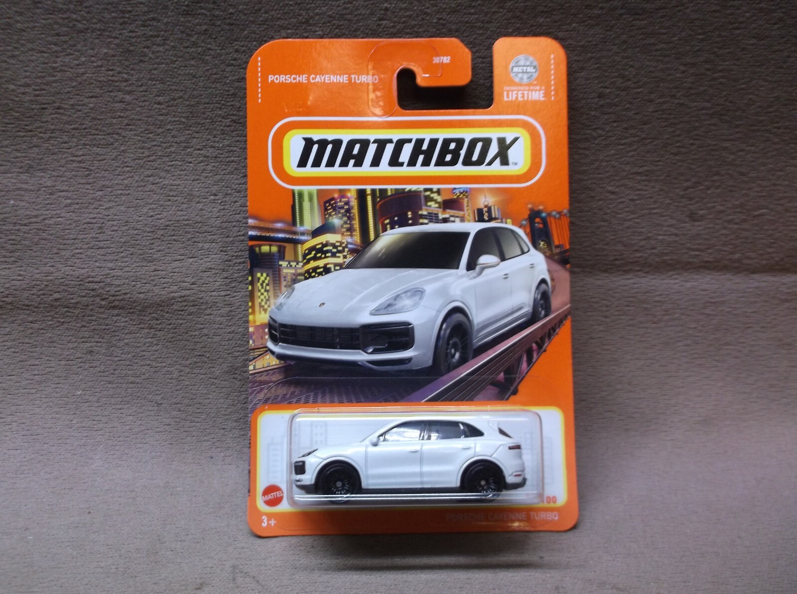 MATCHBOX 2024 #27 WHITE PORSCHE CAYENNE TURBO GERMAN SPORTS SEDAN LUXURY CRUISER