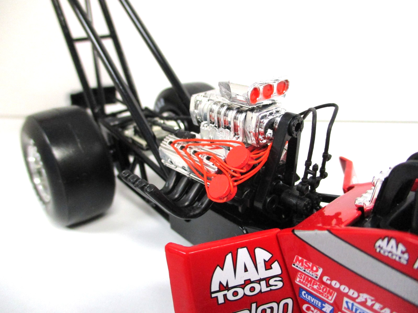 ACTION KENNY BERNSTEIN BUDWEISER KING – 2000 NHRA TOP FUEL DRAGSTER 1/24