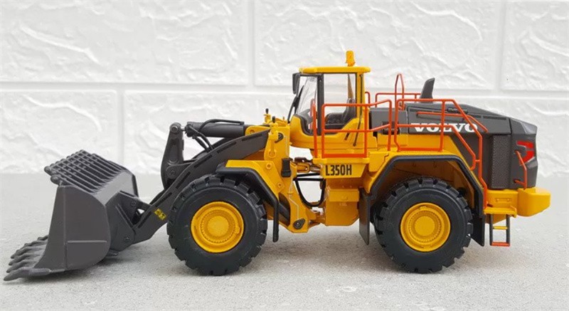 for MOTORART For Volvo L350H Wheel Loader 1/50 DIECAST Truck Pre-built Model