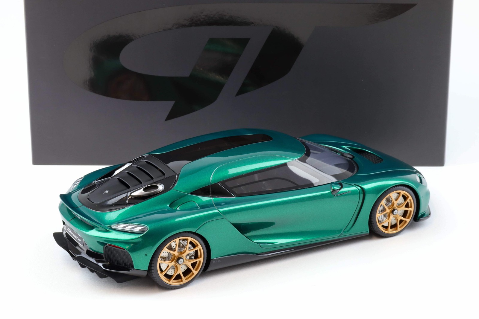GT Spirit 2024 Koenigsegg Gemera Racing Green w/ Gold Wheels 1:18 GT888
