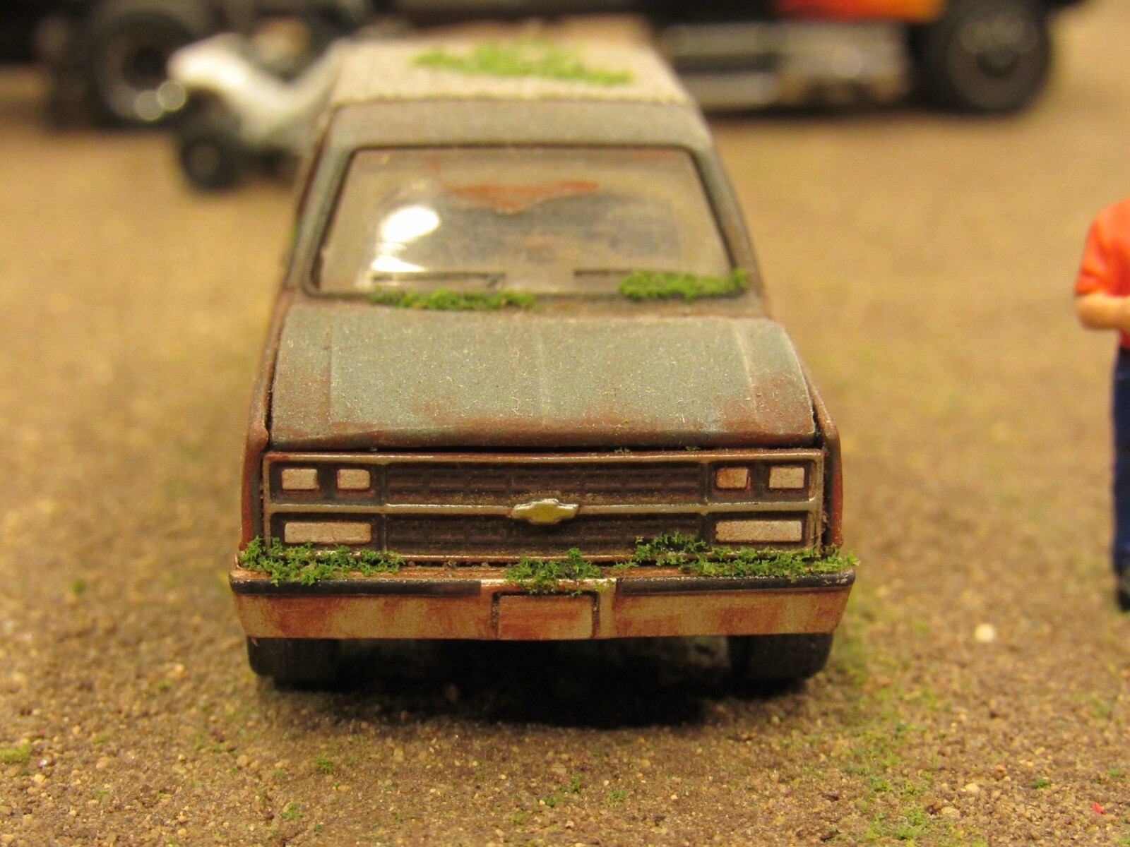 CUSTOM BUILT WEATHERED RUSTY JUNK PARTS YARD 1980’s CHEVY K5 BLAZER 4X4 1:64/