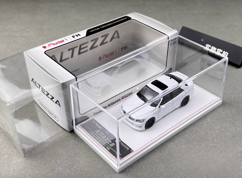 FH 1:64 White Altezza RS200 SXE10 Sedan Sports Model Diecast Collect Car